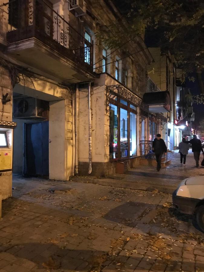 Атмосферная Квартира В Центре Одессы Odessa Exterior foto