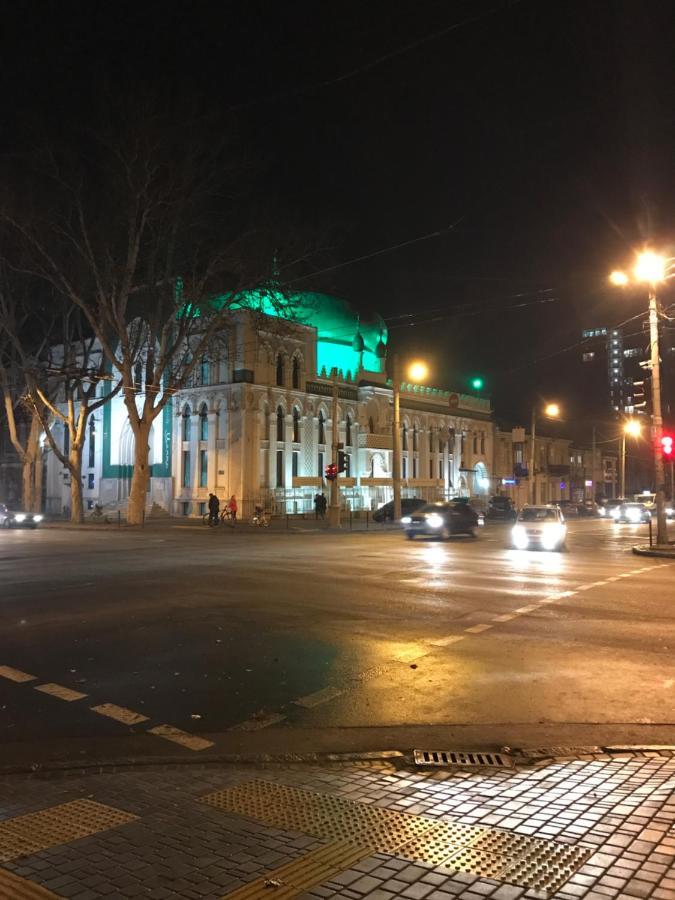 Атмосферная Квартира В Центре Одессы Odessa Exterior foto